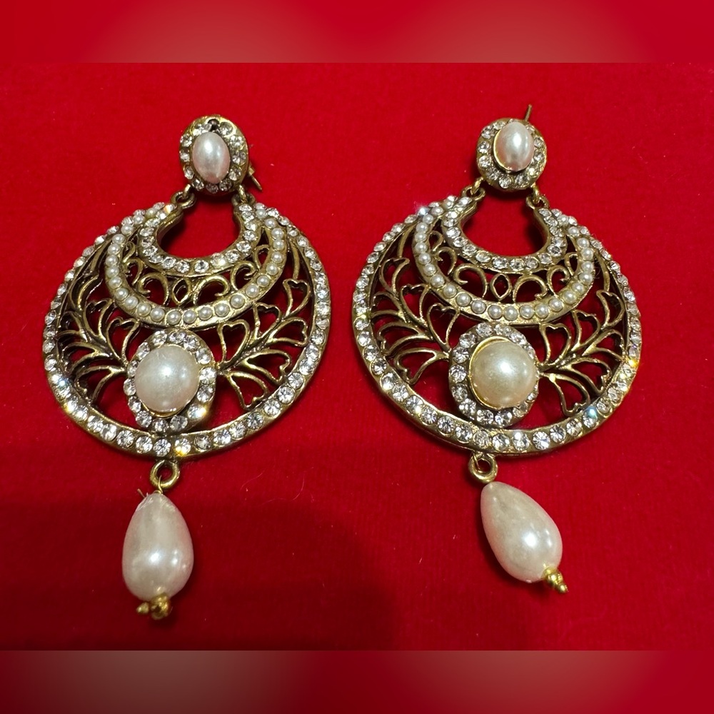 Gold earrings